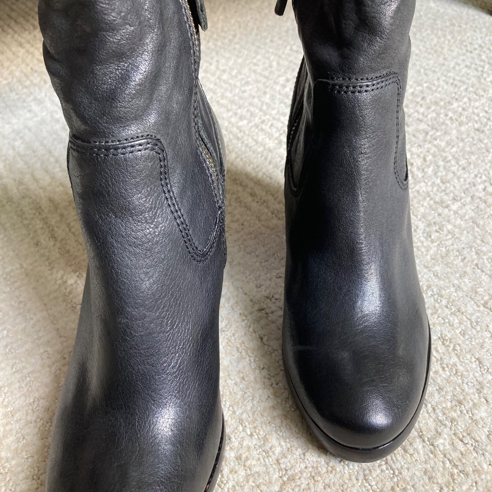 New FRYE Patty Artisan Zip Black Leather Ankle Boot 7.5M - Picture 3 of 7